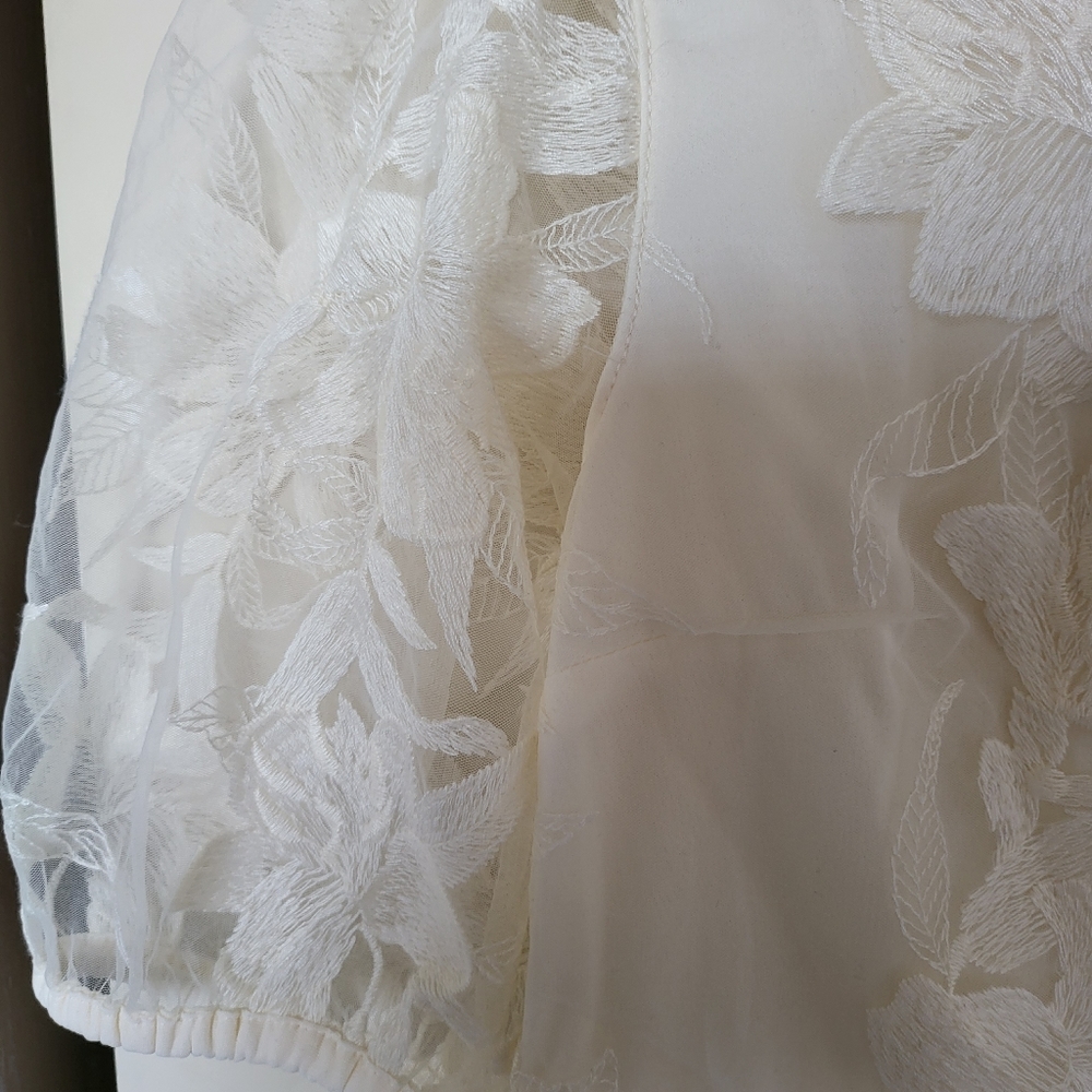 Express blouse Size XS - Picture 3 of 4
